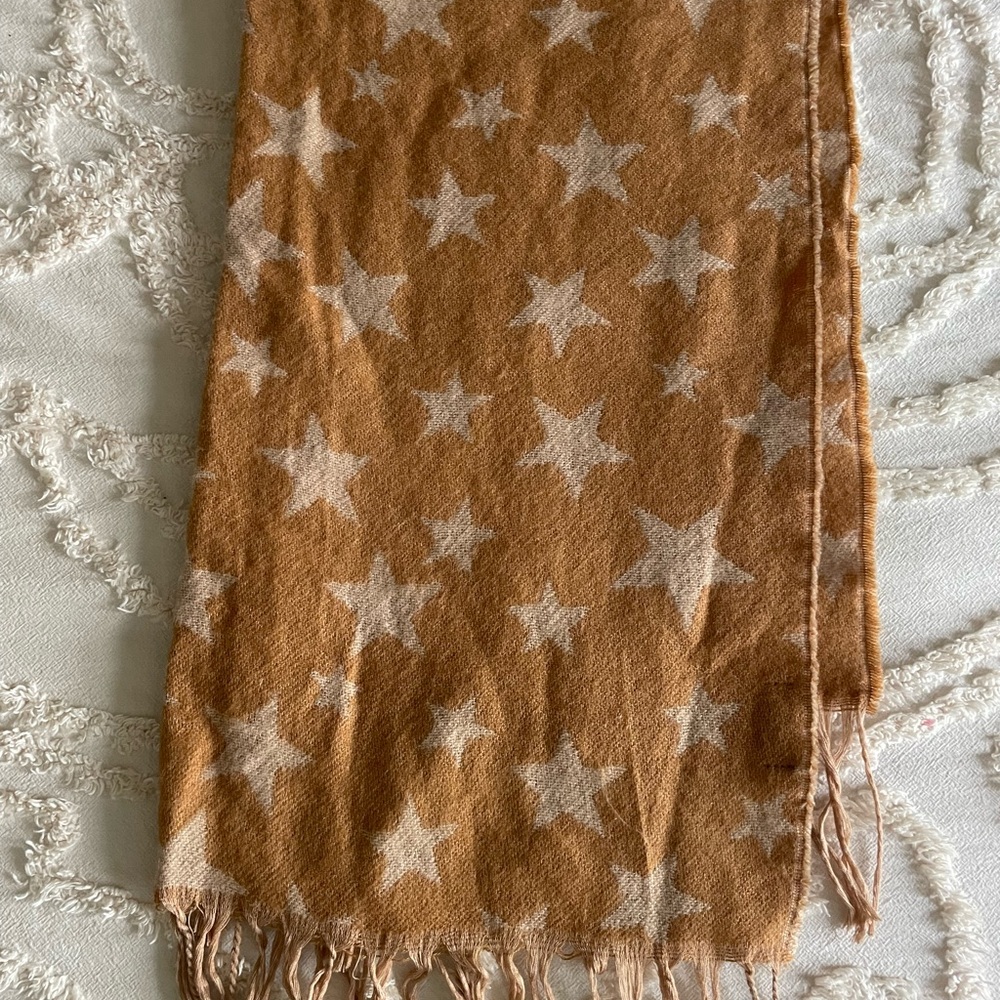 Steve Madden Tan and Cream Star Scarf